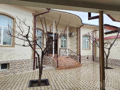 Бадамзар продается участок общая площадь 3 соток 6 комнат 3 санузла