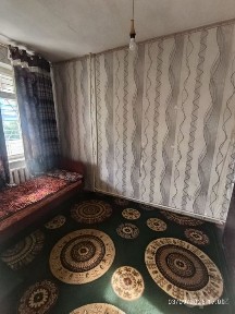 1 xona 2 xona qilingan kvartira sotiladi