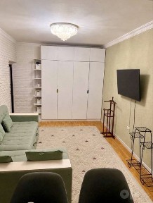 Yunusobod 6-kvartal 2/1/4 sotiladi. Yangi yevroremont. Jihozlangan