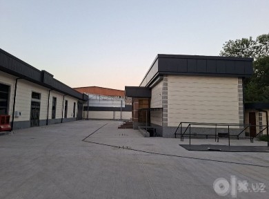 База 18 соток Сергели марказида сотиб олиб ишлатишга тайёр 1044м² бино