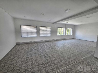Офис 225 м² в аренду, возле дороги.