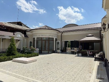 ПРОДАЁТСЯ ШИКАРНЫЙ ДОМ на 5-сотках с 8-комнатами в Центре Луначарского