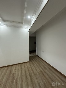 Срочно продается 1-х комн квартира в Сергели Строител