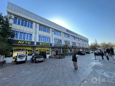 Аренда 1000 кв 2 этаж первая линия ст. метро Туркистон Юнусабад