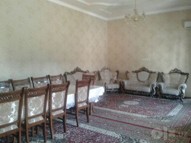 Eshonguzar hovli sotiladi