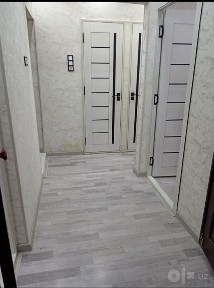 Продаётся уютная 2 комнатная квартира переделанная на 3 комнатную.