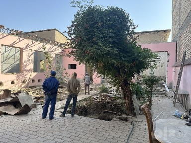 Hovli sotiladi 4 sotiq