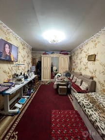 Shaxar makrazida 2 xonali uy sotiladi