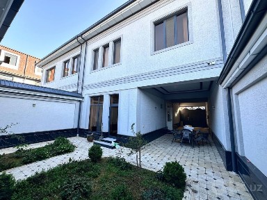 Қулей локацияда 2 қаватли ховли уй сотилади