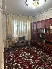 Юнусабадский, рядом с метро Юнус Раджаби. До метро - 5 минут пешком.