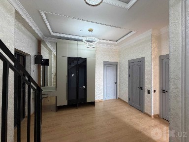 Сергели Мошина бозор квартира. 3 хона 75+75m2 BALCON нархи 91000 у. е