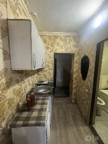 Продаю 1 комнатную в Янгихает Спутник-4