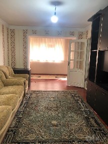 Сдаю свою 2-х комнатную квартиру переделанную в трех на первом этаже