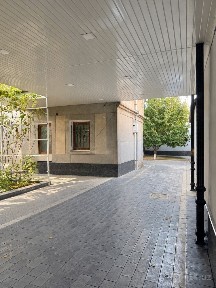 Eshonguzarda 2 qavatli shinam xovli sotiladi