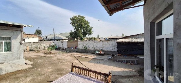 Срочно. Эски сергели 5 соток 4 хона