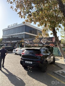 Srochno 1 xonali kvartira sotiladi Metro yonidan