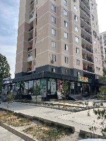 3 ta ishlab turgan magazin sotiladi. Umumiy maydoni 72kv (+78kv fasad