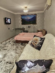 Своя уютная 1-комнатная квартира для туристов и гостей столицы