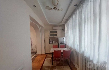 Продаётся квартира Юнусабад 11кв 2/1/4 кирпич