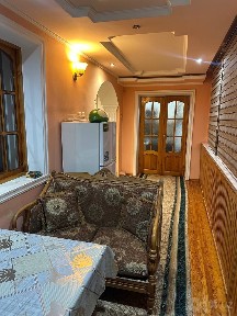 Срочно сдаётся квартира метро беруний банковской дом 130кв. м для сем