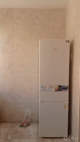 Арендага 3 хоналик 4 этаж Азиз бозор олдида жойлашган. Агентство