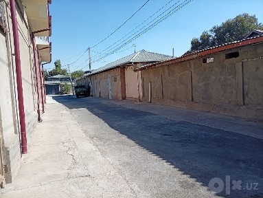 Октябрь, чирчик Уй сотилади, 3,3соток 200кв. м.