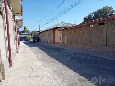 Октябрь, чирчик Уй сотилади, 3,3соток 200кв. м.