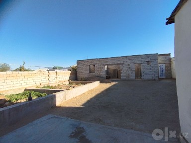Yangi Zarafshon 2 kv 110 B uy sotiladi