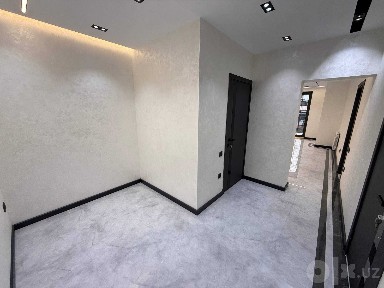 Продаётся Офис 82 м² с паркингом - Яккасарайский район, ул. Бобура