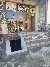 Сдаётся в аренду полуподвальное помешение
