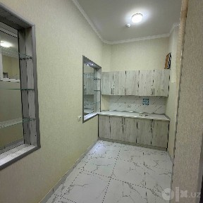Аренда коммерческое помещение метро Ойбек 140 м2
