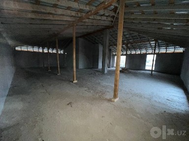 Продаëтся дом трëх этажный с огромным подвалом
