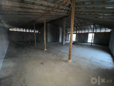 Продаëтся дом трëх этажный с огромным подвалом