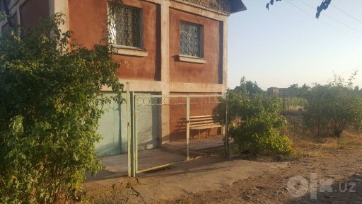 Продается Дача 12 соток. Пскент. В участке добротный дом 3ком