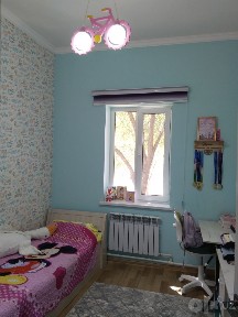Ховли сотилади.