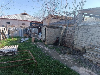 Продается дом. 4.1.сотки. На участке 2-дома, по 2- комнаты. Ориентир