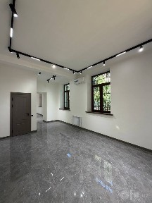Продается коммерческое помещение орентир Аския базар 240м2