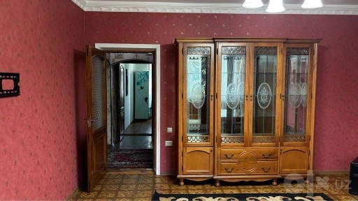 Максим Горький срочно сдам 3 комнатную квартиру