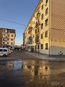 Kvartira sotiladi Xasanboy postdan 500 metr kiriladi 144 kvm 1 etaj