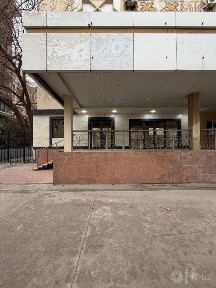 1-я линия улица Нукусская Гламур бутик площадь: 65м2