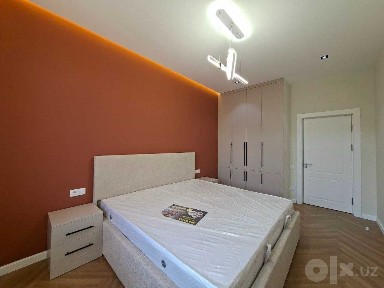 Shahar markazidan 3 xonalik 114 kvadratli lyusk kavrtira sotiladi