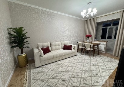 Продаётся двухкомнатная на м-в Феруза