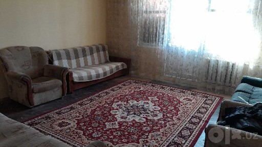 Срочно продаю 2 ком кв на Сергели. массив Строитель курувчи. 8 эт 9.