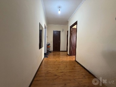Фарғона шаҳар хокимият якинида 2 хонали квартира сотилади