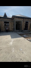 Бектемир Ховли уй сотилади, коробка, ташқи эшик ва ромлари бор