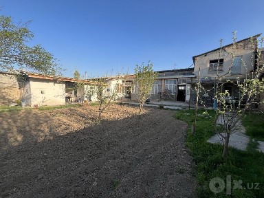 Uch qaxramondan kirganda sarkeda uy sotiladi