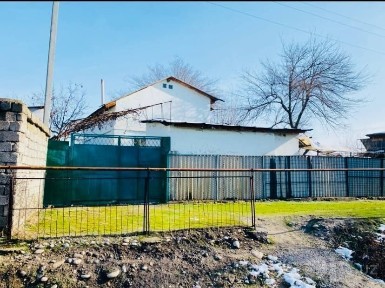 5 хонали уй, 6 сотокли ховлиси билан ижарага