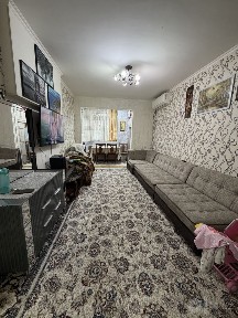 Срочно продаётся квартира Мирабадский р-н Куйлюк массив 2 2/1/4