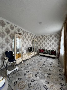 Фаргона Истиклол стадион тарафда 2 хон 3 этаж кв сотилади