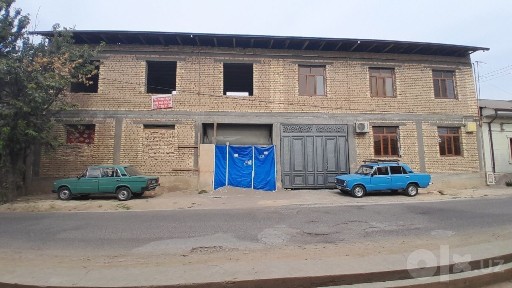Uy sotiladi 5.5 sotix manzil Yunusobod tumani Xasanboy 5 tor koc